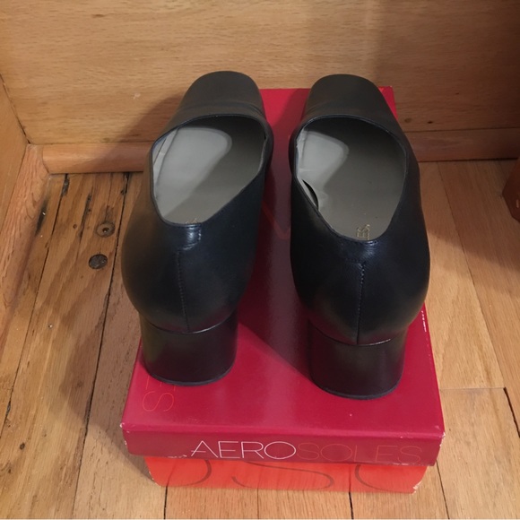 Aerosoles navy leather block heels shoes pumps 8B - Picture 2 of 7